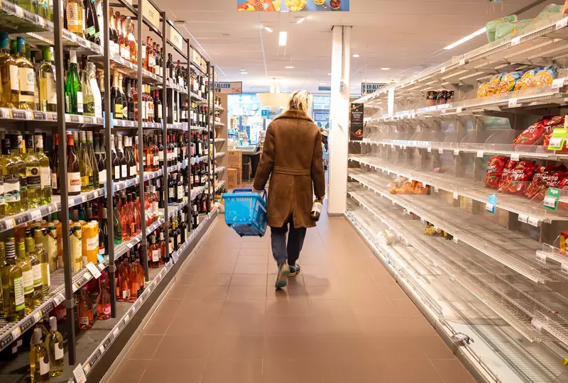 Covid19 Response Supermarket Shopper Credit Martijn Baudoin