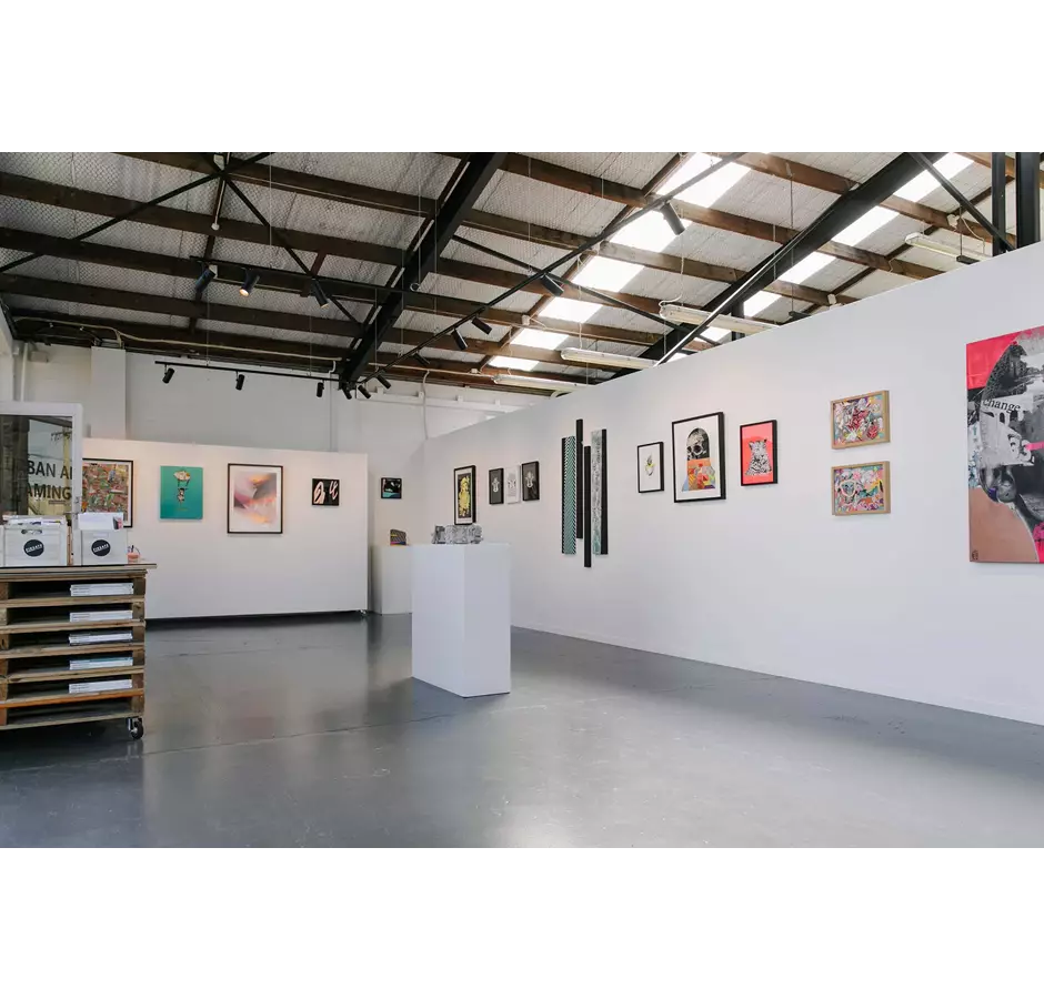 Fiksate Gallery Inside